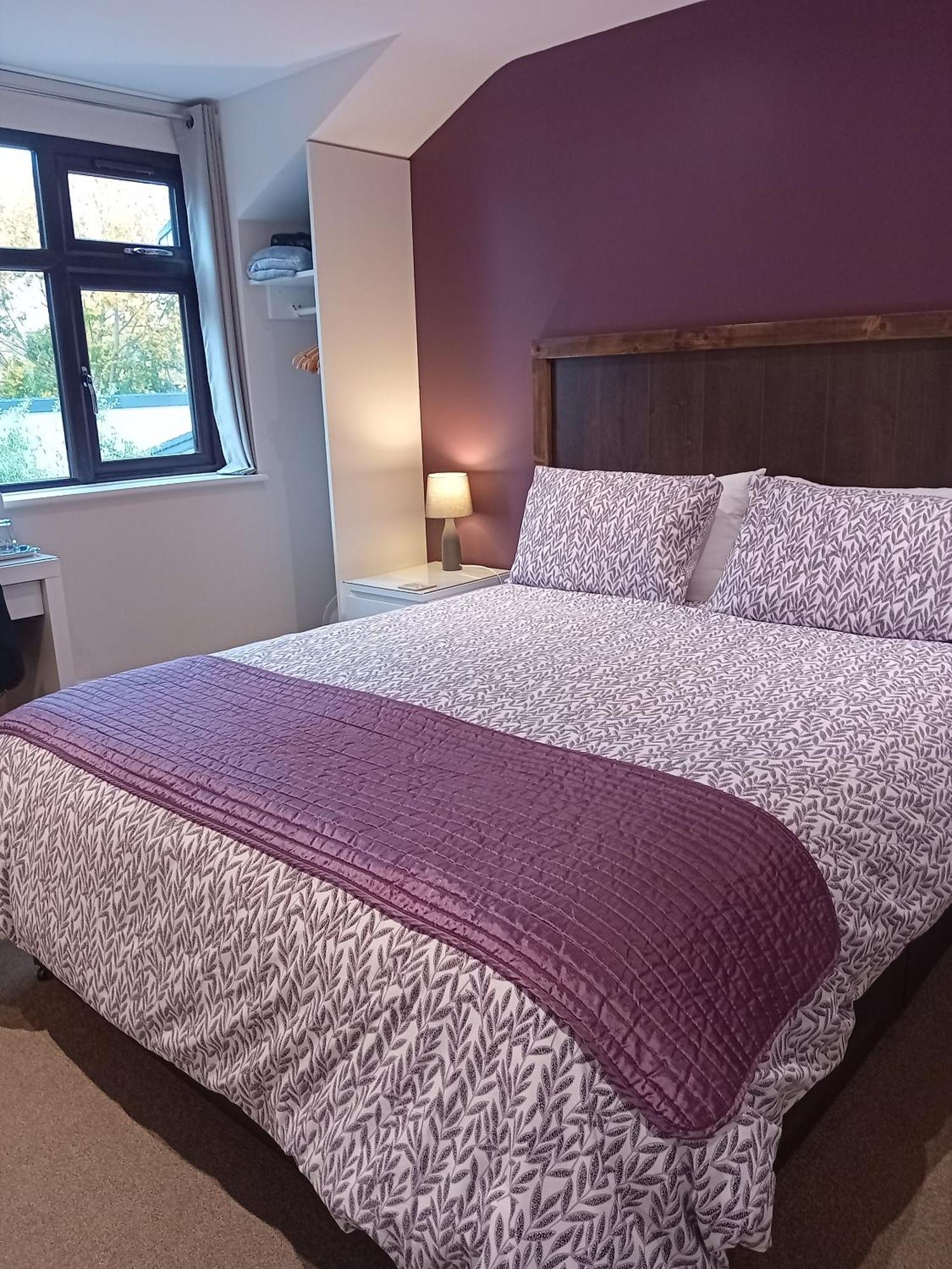 Middle House Bed & Breakfast โคเวนทรี ภายนอก รูปภาพ
